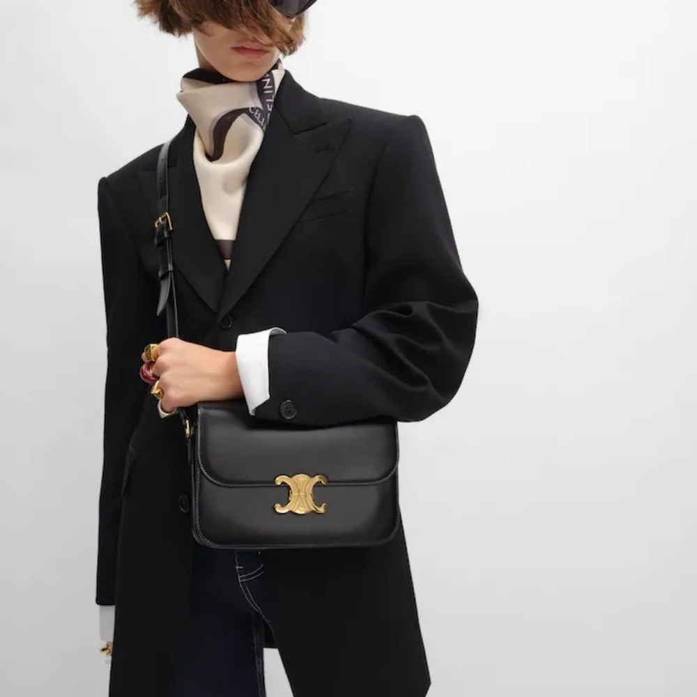 New! MSRP $4250 Authentic CELINE CLASSIQUE TRIOMPHE BAG IN BLACK Shiny Calfskin - Picture 8 of 16